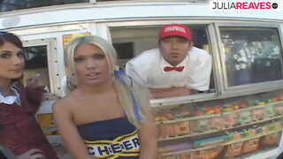 Â�イスクリーム売主はthreesomeこの商品は彼のアイスクリームバン