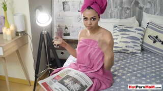 Grote tieten latina cougar mama rijden op haar stepsons dick