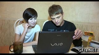 Baba rozširuje nohy