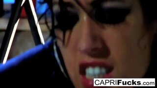 ���્યામા બેબ નહીં બેંગ્ડ